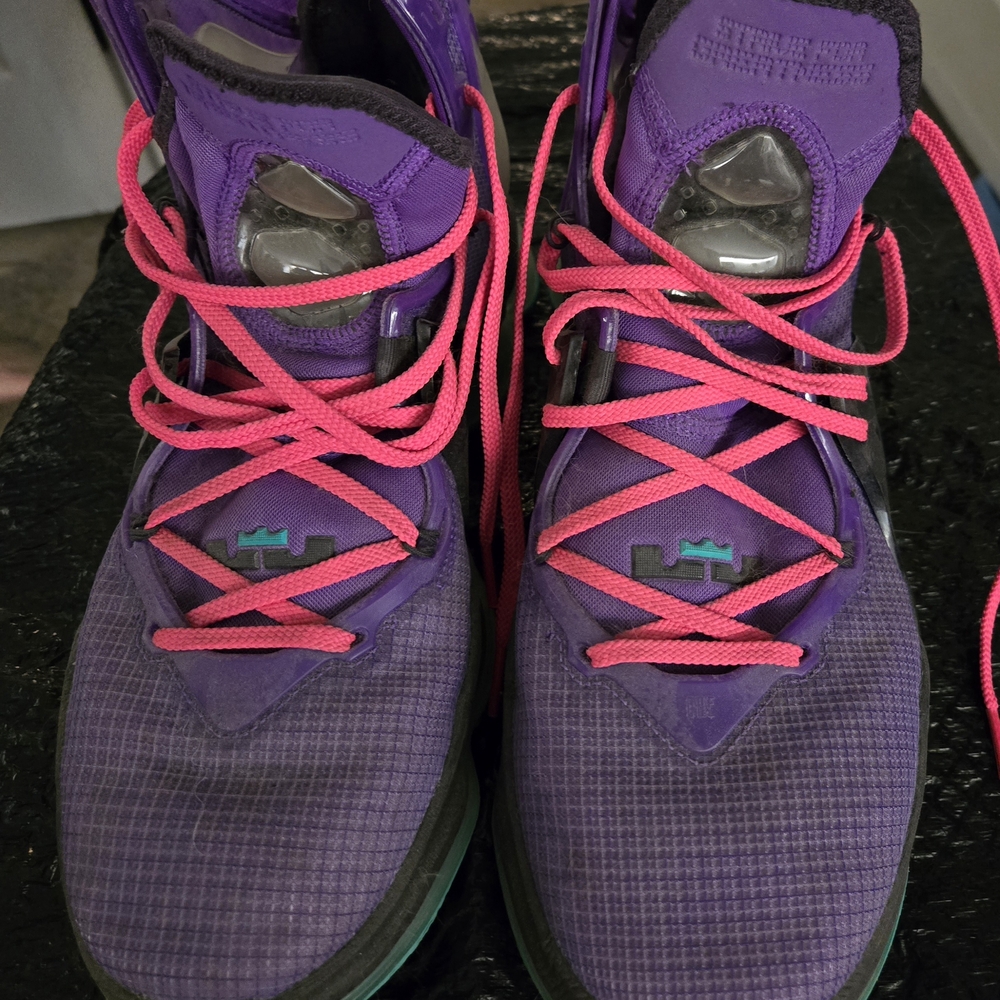 Nike Men's Athletic Shoes in Purple and Pink